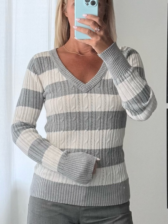 Arizona Jean Company Sweaters - Y2K Arizona Jean Company Striped V-Neck Sweater in Gray and Cream